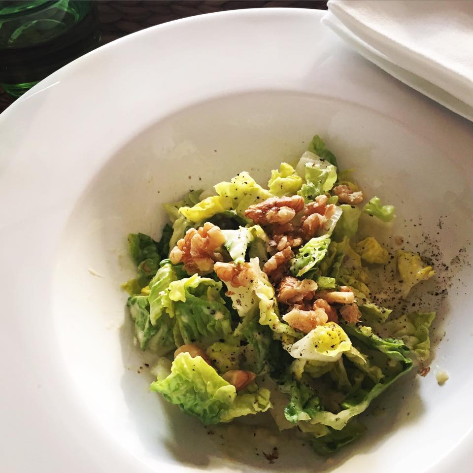 Ceasar-Salat-Dressing mit Avocado und Kapern