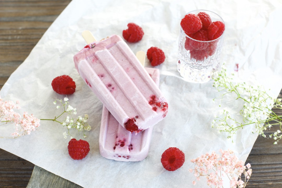 Proteinreich: Leichtes Himbeer-Joghurt-Eis - NaturallyGood Proteinreich: Leichtes Himbeer-Joghurt-Eis - NaturallyGood