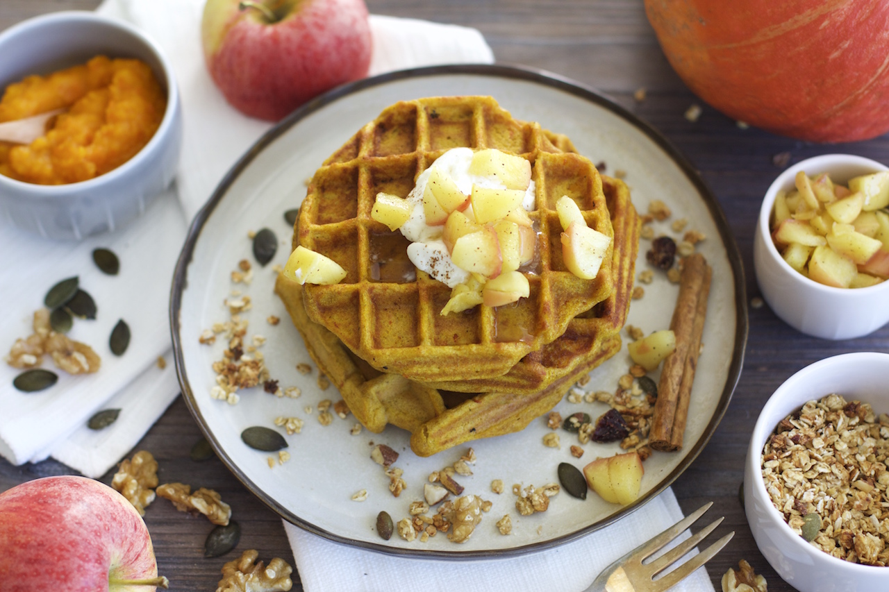 Süße Kürbis-Waffel mit Apfel-Zimt-Kompott (vegan &amp; glutenfrei ...