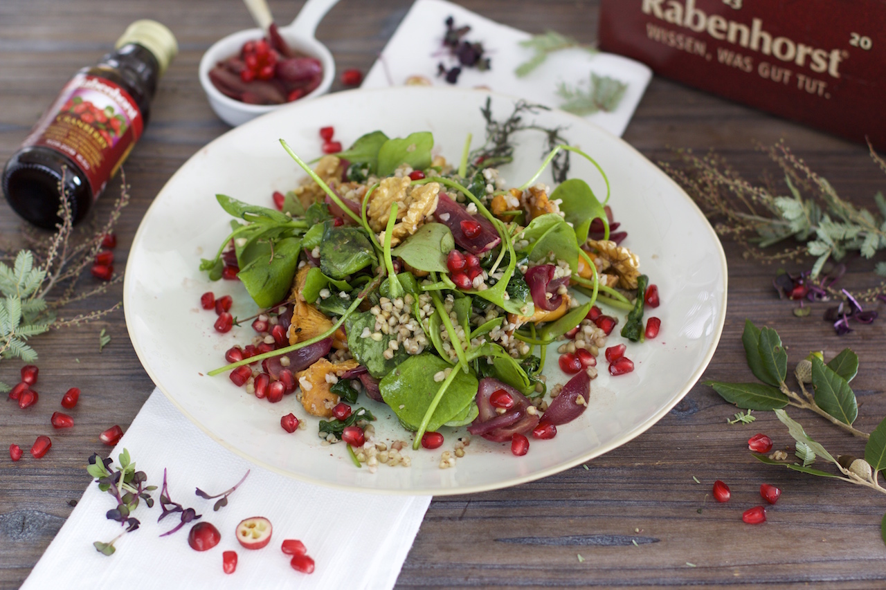 Blahungen Nach Salat Was Tun Winterlicher Buchweizen-Salat mit karamellisierten Cranberry-Zwiebeln