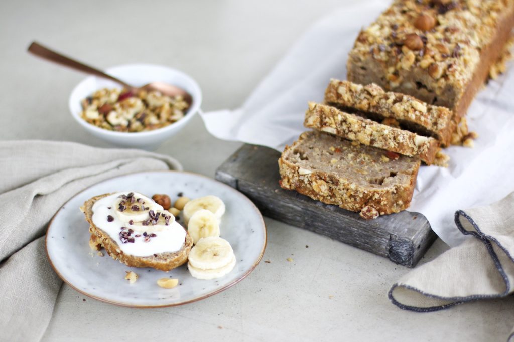 Bananenbrot mit Erdnüssen | Gesundes Frühstücks- &amp; Fitnessbrot ...