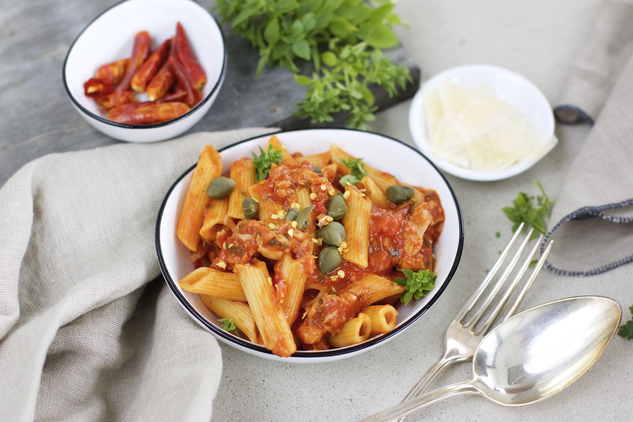 Pasta in Tomaten-Thunfischsauce und Kapern | Wissenswertes über Kamut ...