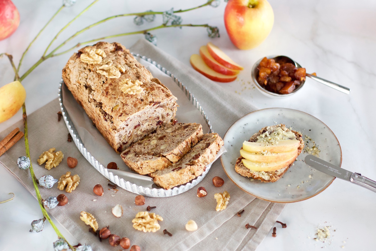 Gesundes Apfelbrot mit Apfel-Chutney | NaturallyGood