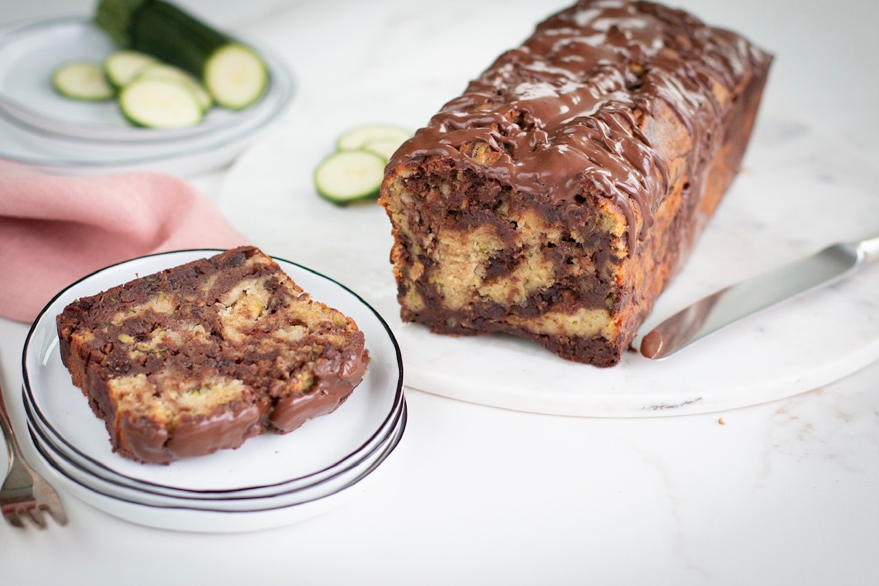 Zucchini-Schoko-Kuchen {saftig &amp; gesund} - NaturallyGood