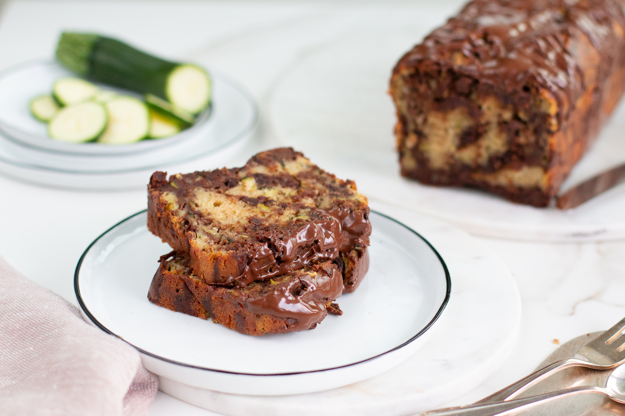 Zucchini-Schoko-Kuchen {saftig &amp; gesund} - NaturallyGood