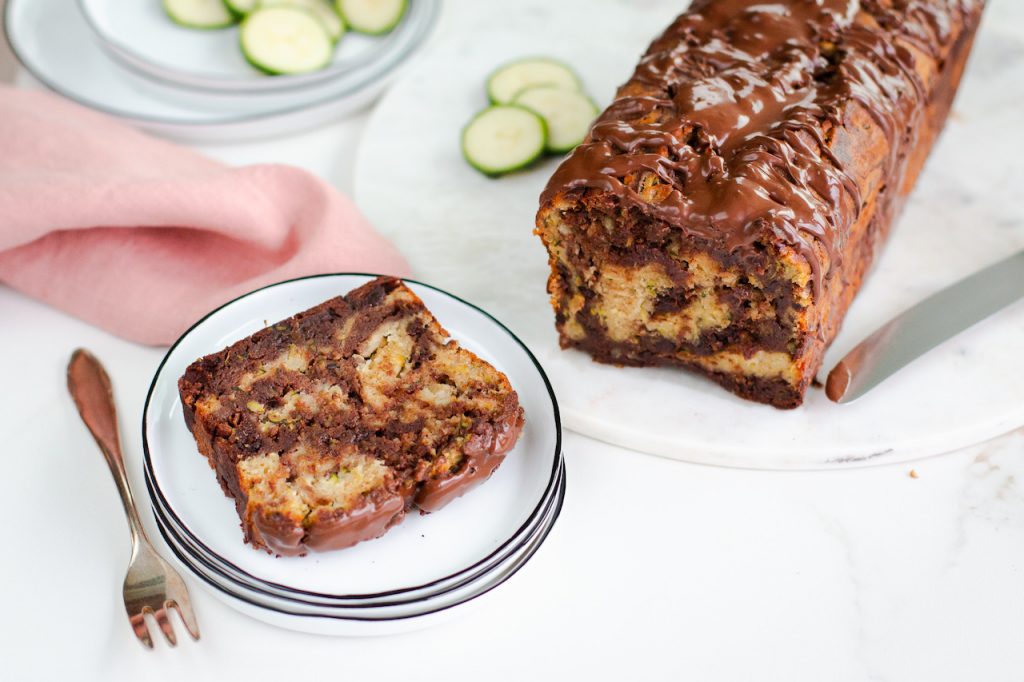 Zucchini-Schoko-Kuchen {saftig &amp; gesund} - NaturallyGood